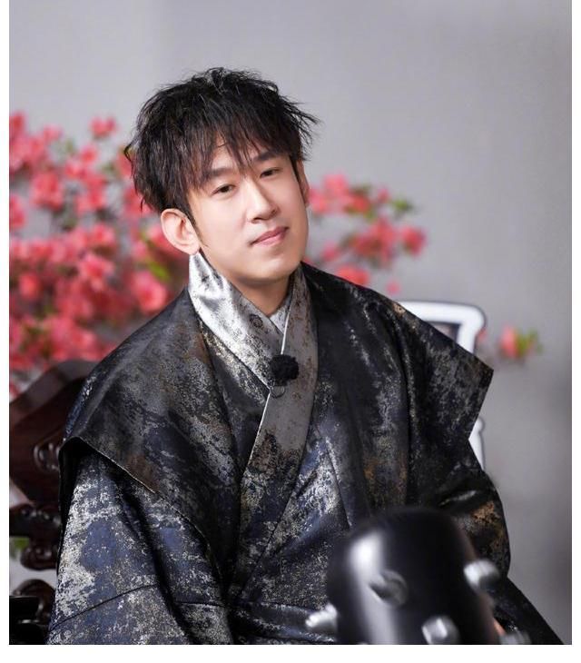 《奔跑吧》收官来袭,跑男团“开撕”节目组,陈立农再遇蔡徐坤