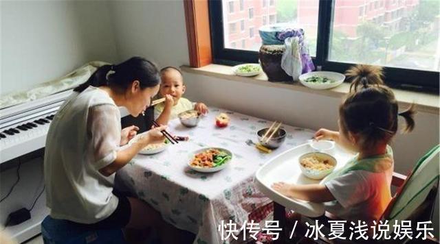 饭菜|“终于可以吃饭了”,妈妈喂完宝宝刚想吃饭,却发现饭菜都没了
