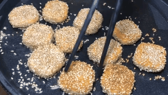 红薯新吃法，不油炸不水煮，外酥里糯，好吃到停不下来！