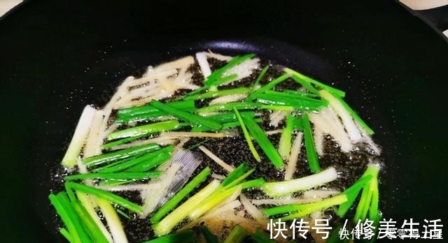 不要吃带鱼只会炖啦，这种做法要试一试，简单容易，很下饭