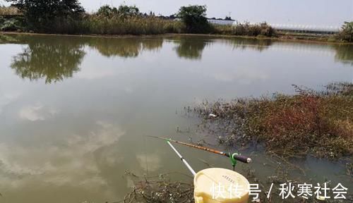 冬季野河钓鲫鱼，不是每段都有鱼，找这四种位置，鲫鱼基本躲这里