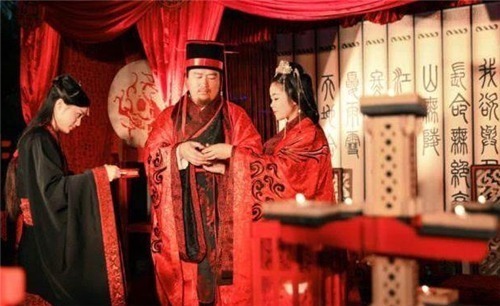 讽刺@“天价彩礼”是对礼的最大讽刺，看古人彩礼送啥才知违背了初衷