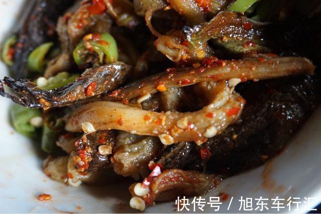 茄子|茄子这样做真好吃,不煮不炸也不炒,鲜嫩爽口,连吃10天也不腻