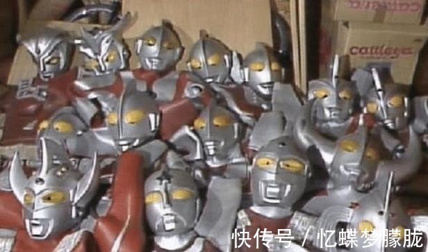 株式会社|圆谷究竟有多穷拆开奥特曼的皮套后瞬间懂了,真替演员们心疼!