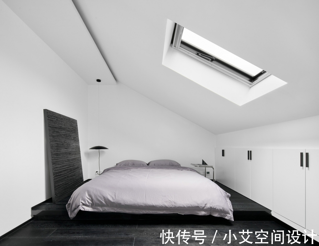 复式|147平复式房软装设计,黑与白交织的自然之美