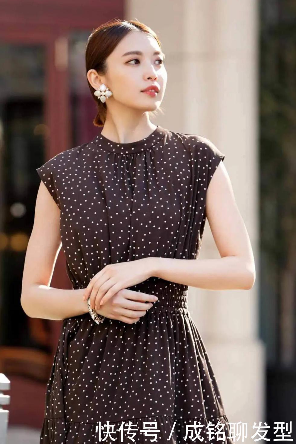 格纹|夏日精美的“职场穿搭”,精致大方又显气质,时尚减龄又显身材