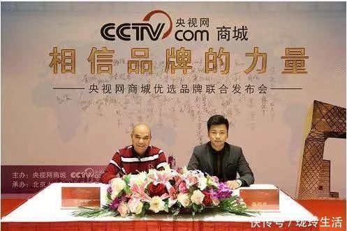 医科大学|泡脚的时候加点它，三天逼出体内湿气，再也不用去拔罐了！