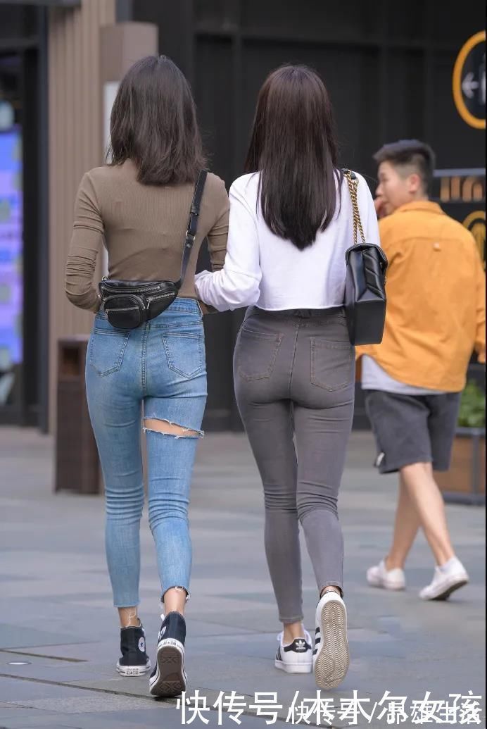 小姐姐|闺蜜出行牛仔裤穿搭，感受牛仔裤带来的简洁美，清新大方又时尚