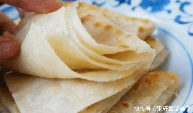 和面|烙饼怎么做才又软又筋道和面时用对水,烙饼放凉都不硬,有嚼劲