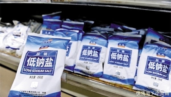 抓紧在卫生间里撒把食盐,不是迷信,有钱人都在做,学会全家受益