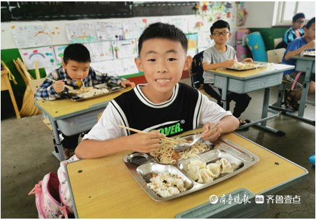 难题|就餐难题解决了！福山区卫家疃小学的孩子们吃上了营养午餐