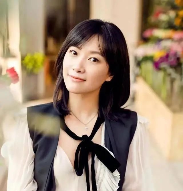 徐静蕾&徐静蕾用笔洒脱,写出“二王”神韵,书协大佬:关键是笔好!