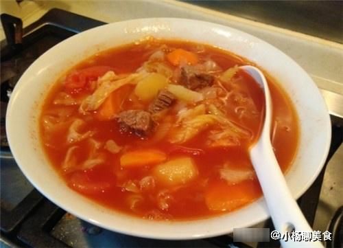 配菜|煮罗宋汤时,用这碗“固态油”做,汤更浓更鲜更正宗,还营养!