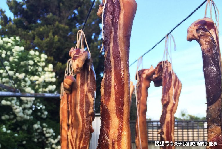 腌腊肉最忌直接晒，难怪不好吃！牢记5个技巧，鲜香软嫩久放不霉