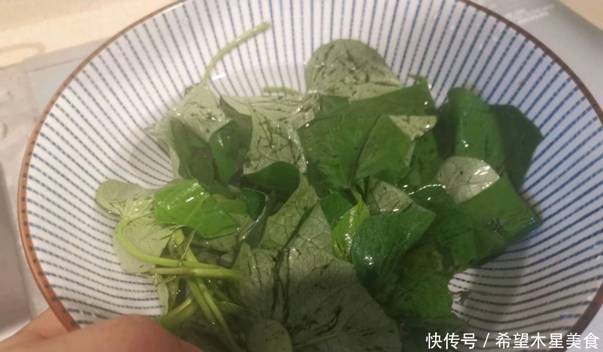 健康又美味的蔬菜面疙瘩汤，好喝又养胃，味道鲜美！