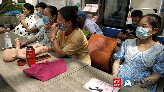 准爸爸们|周村区妇幼保健院举办“以爱之名 唤你新生”首届孕博会