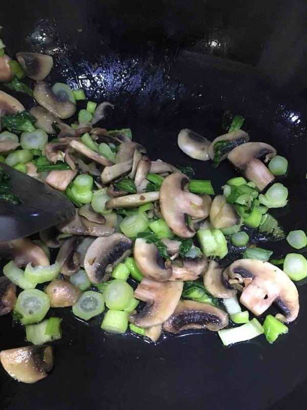 这菜千万不要隔夜吃！吃了比吸烟危害还大，许多人都在做这菜