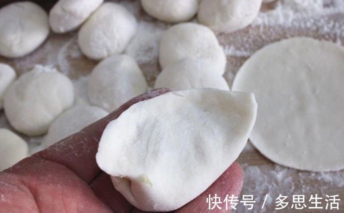做白菜馅的时候，教你“3不放3多放”，饺子的香味是满口的，鲜嫩的还不出水