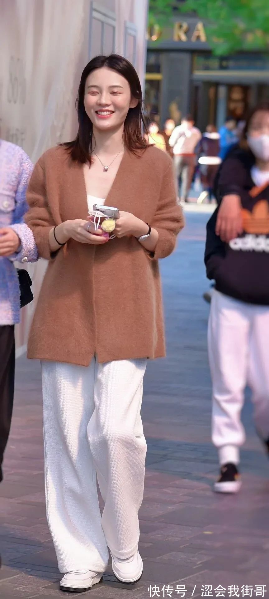 羊毛衫 穿羊毛衫的时尚女生