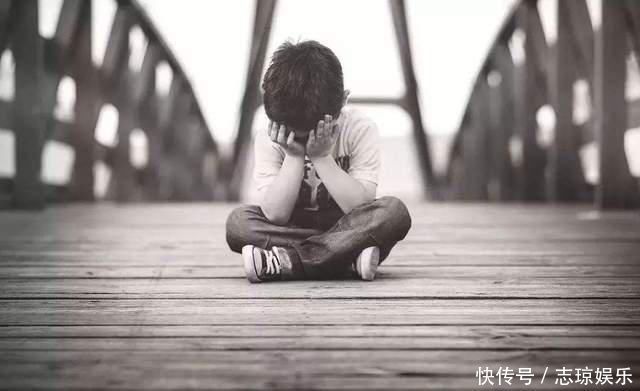 作文|小学生作文得0分,妈妈想打娃,爸爸看卷子后:以后去德云社发展