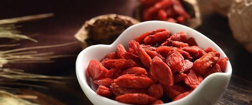 女性不妨常吃3种食物,补血养颜、延缓衰老,早吃早好!