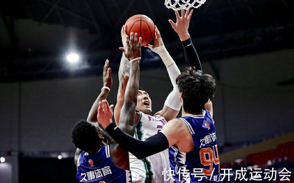 篮板|上海男篮惨败!陶汉林教王哲林做“硬汉”!郭昊文疑似荒废天赋