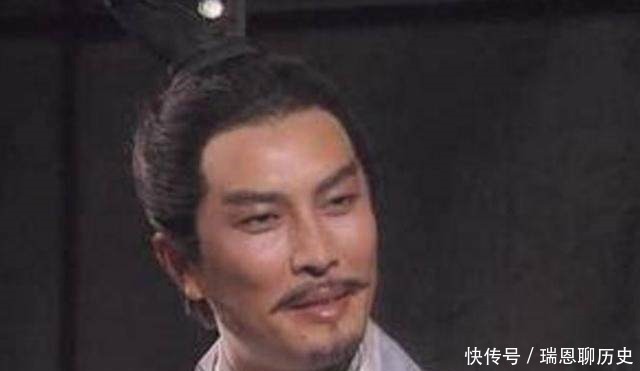 介绍诸葛亮时用了一成语,后面还有7个字,