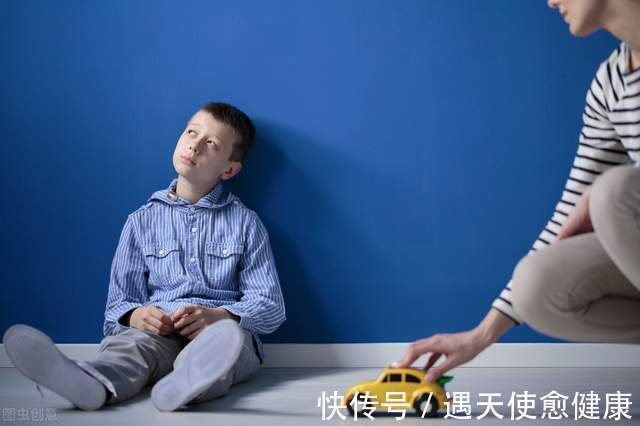 患儿|振腹推拿手法治疗儿童自闭症