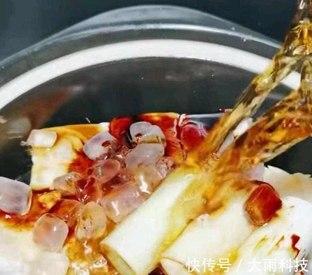 苏东坡!不用一滴水的东坡肉,火候到了自然美颜色红亮、香甜软糯如何做的