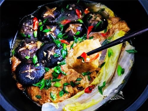 实惠|天冷了,最喜欢砂锅炖白菜,不加猪肉也很好吃,美味又实惠