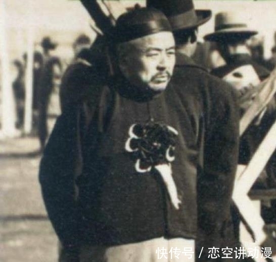 衙门|晚清老照片:状元肚大腰圆富贵相,衙门堂上犯人蹲着很害怕!