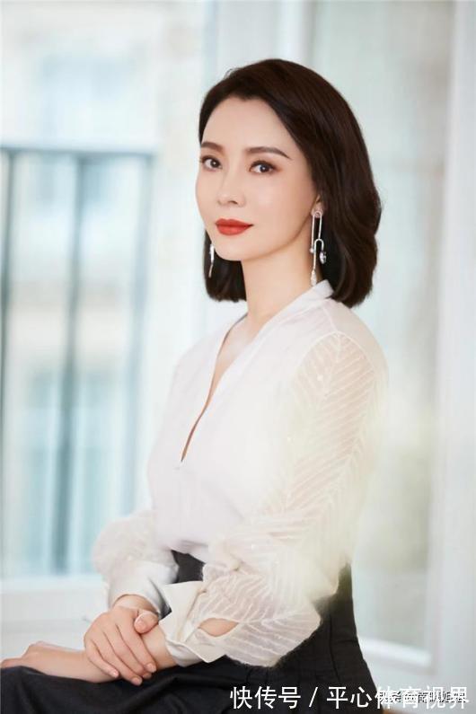 头发|50岁女人最好别留这“3种”发型,不仅大妈感十足,还显老没气质