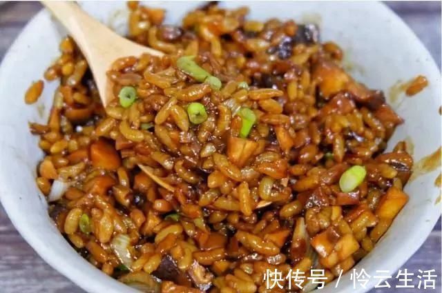 剩米饭|剩米饭不要再做炒饭了,教你做更好吃的烩饭,好吃到舔盘
