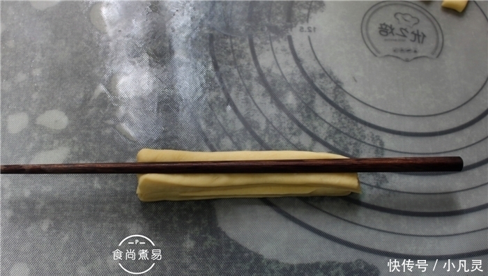 油条自己在家做,蓬松香软又清爽,好吃不油腻,比市售的健康