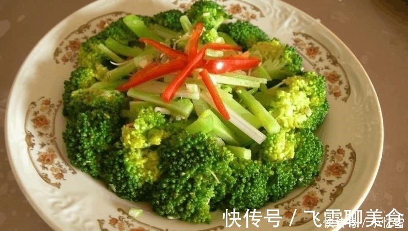 炖菜|周末家庭聚餐,老妈嫌在外面吃太破费,做了11菜一汤,吃个精光