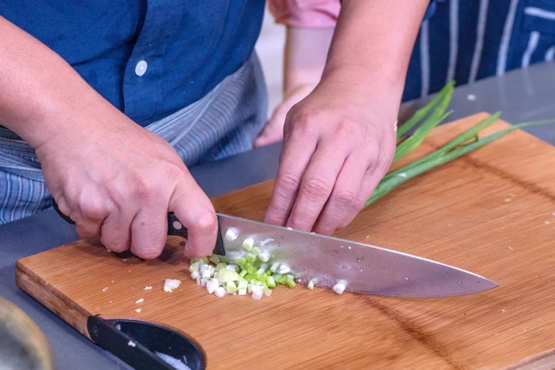 鲜香|白菜吃出海鲜味!鲜香过瘾,汤底都被抢来拌饭!