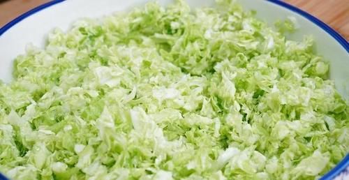  白菜|饺子馆不外传的白菜猪肉馅做法，不腥，不腻，鲜嫩多汁真好吃