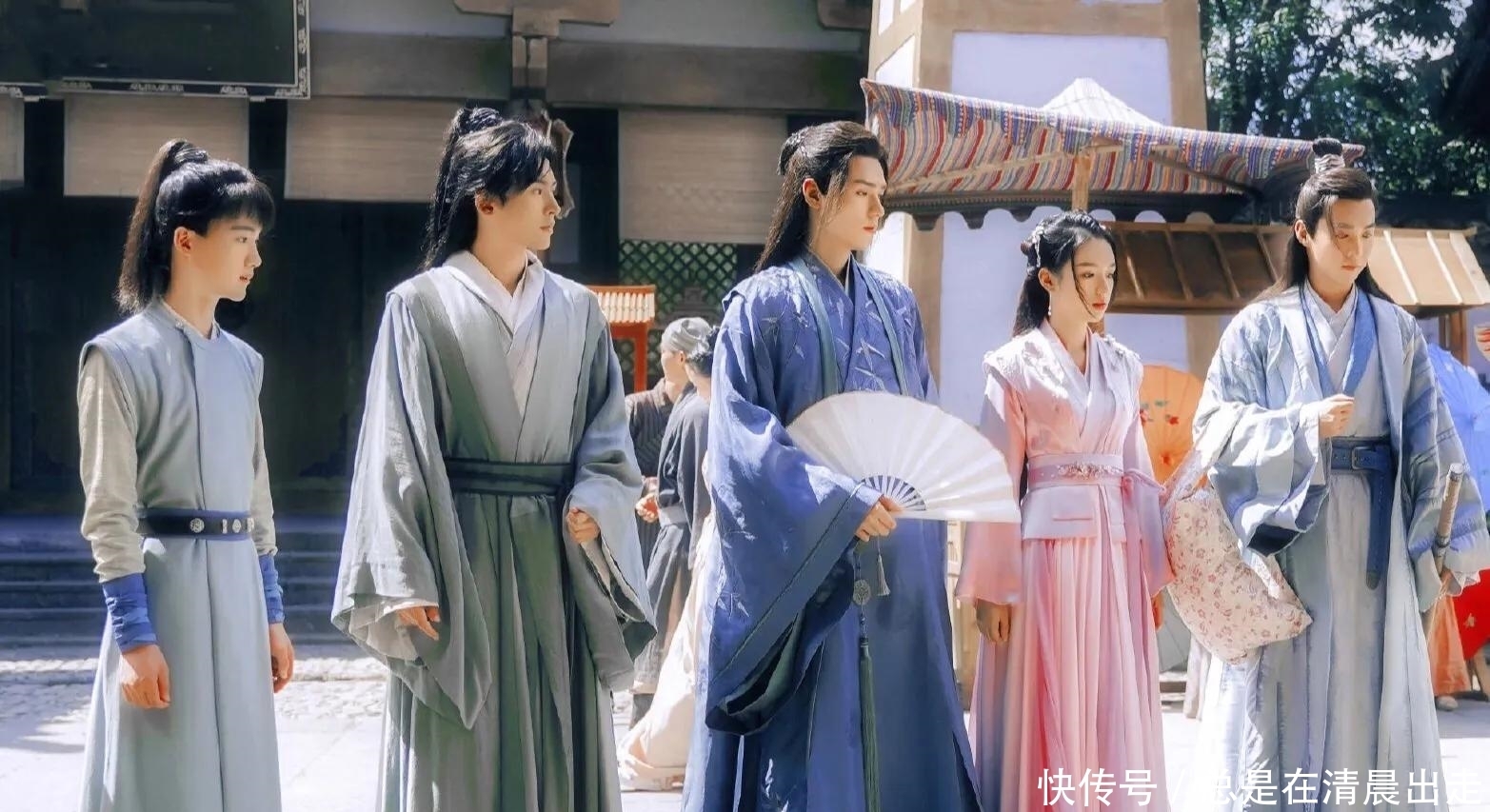 张哲瀚龚俊粉丝互掐?印小天斥营销号不择手段:张哲瀚龚俊无提纯