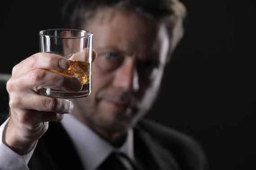 脂肪肝|肝不好的人,身体三处会变“臭”,养护肝脏,牢记:“3多4少”