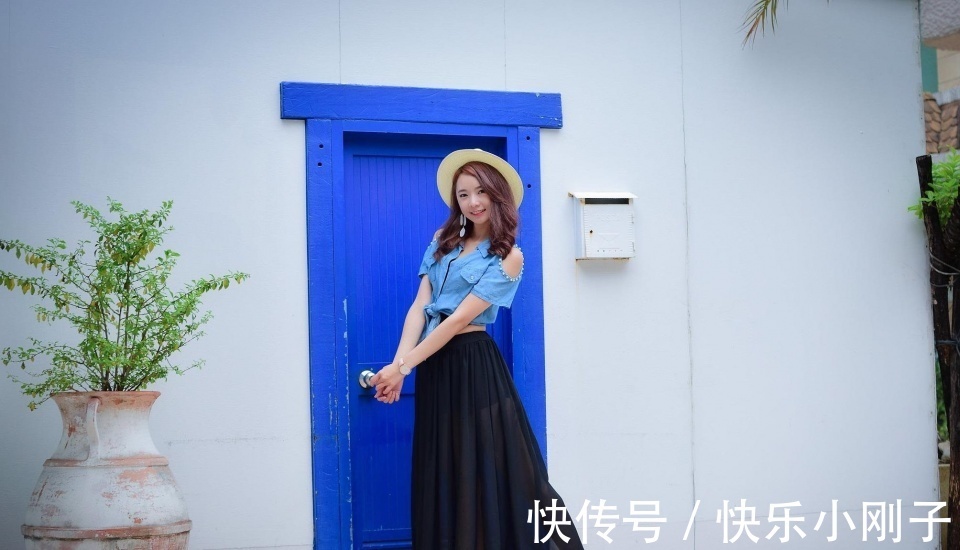 罩衣|非常好看的半身裙,加上打结的短袖,小姐姐很漂亮