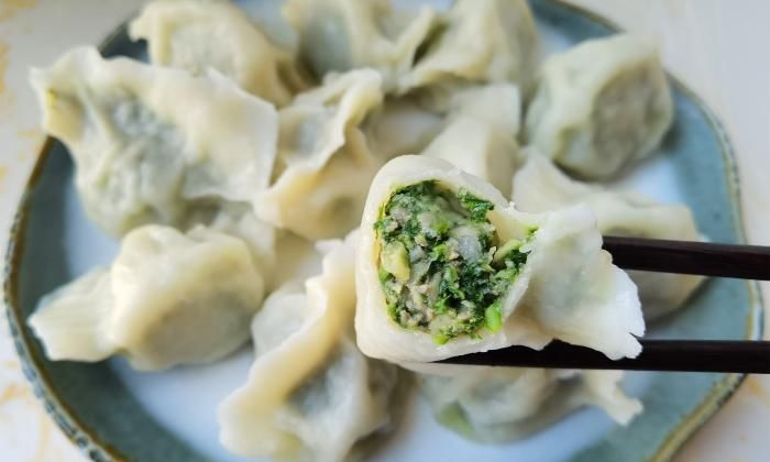 包饺子|冬天，萝卜白菜靠边站，用它包饺子，鲜嫩多汁营养高，家人都爱吃