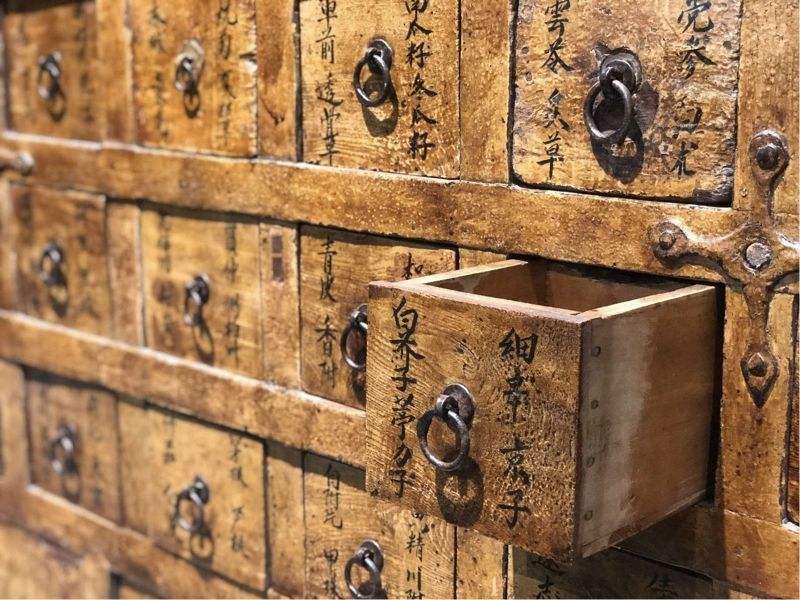 通病|“上实下虚”,是当代人通病!一味药小方,降火,强膝,专治此病