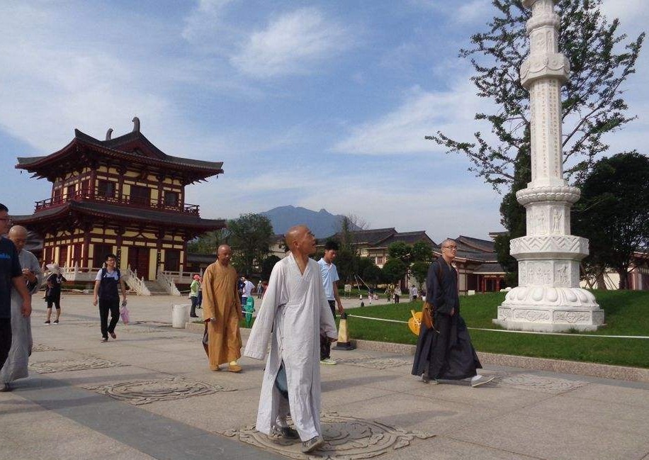 免费|我国香火最旺盛的寺庙，至今已有1600年历史，斋饭免费但不能剩！