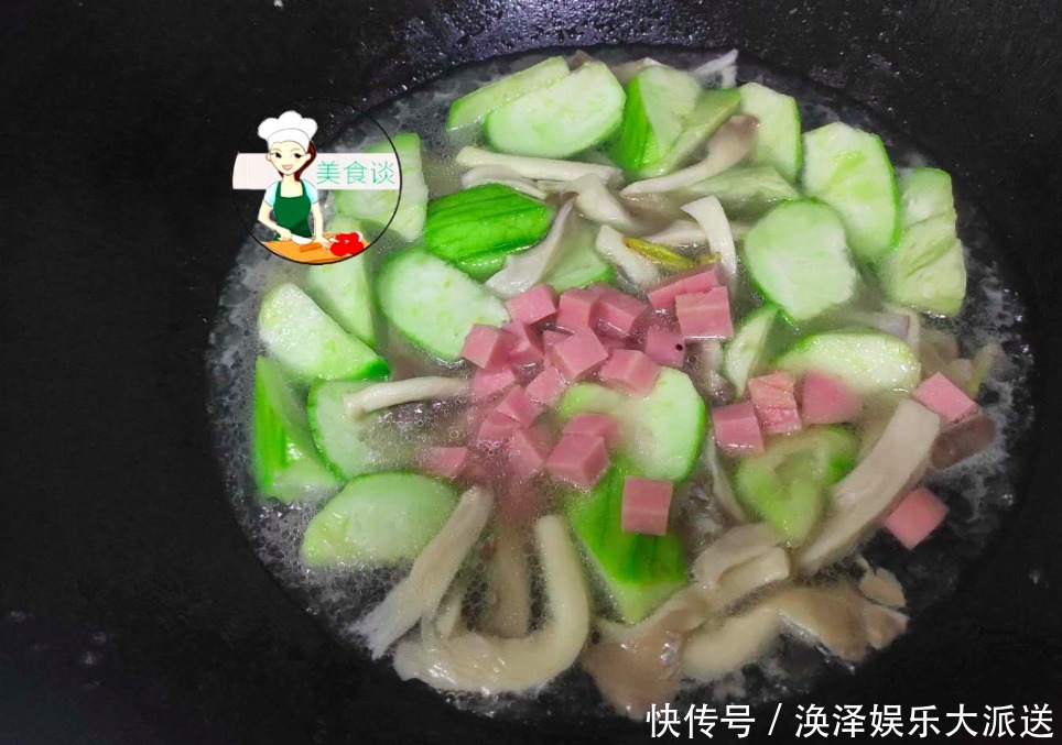 平菇|两样素菜一起煮，不放肉也很鲜，清甜爽口，夏天吃清热消暑还美白