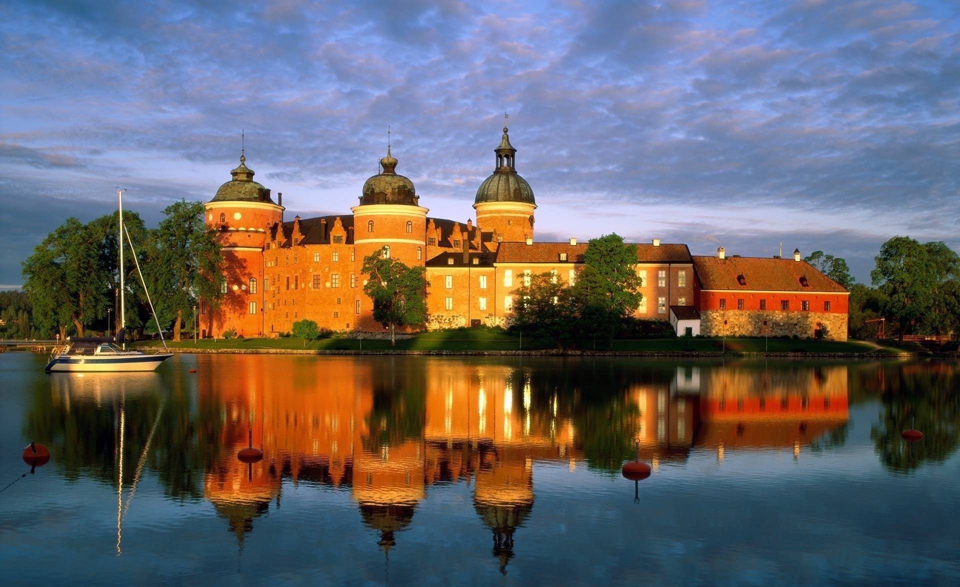 西方人!为啥包括瑞典人在内的西方人,都不喜欢中国人?英国青年做了分析