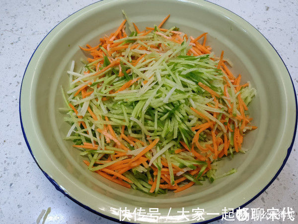 炸萝卜丸子|掌握好黄金比例炸萝卜丸子,真是又香又酥又脆