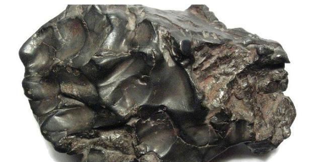 夫妻|夫妻捡到一块石头称它是从天上掉下来的,有人出价48万不肯卖