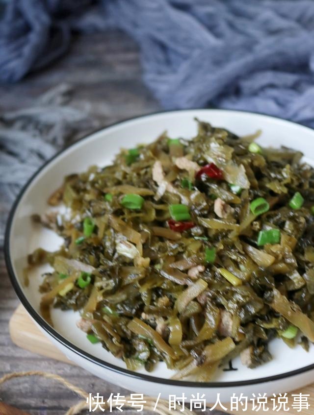 吃饭|不想吃饭的时候就炒这菜,酸爽开胃,5分钟出锅,特下饭