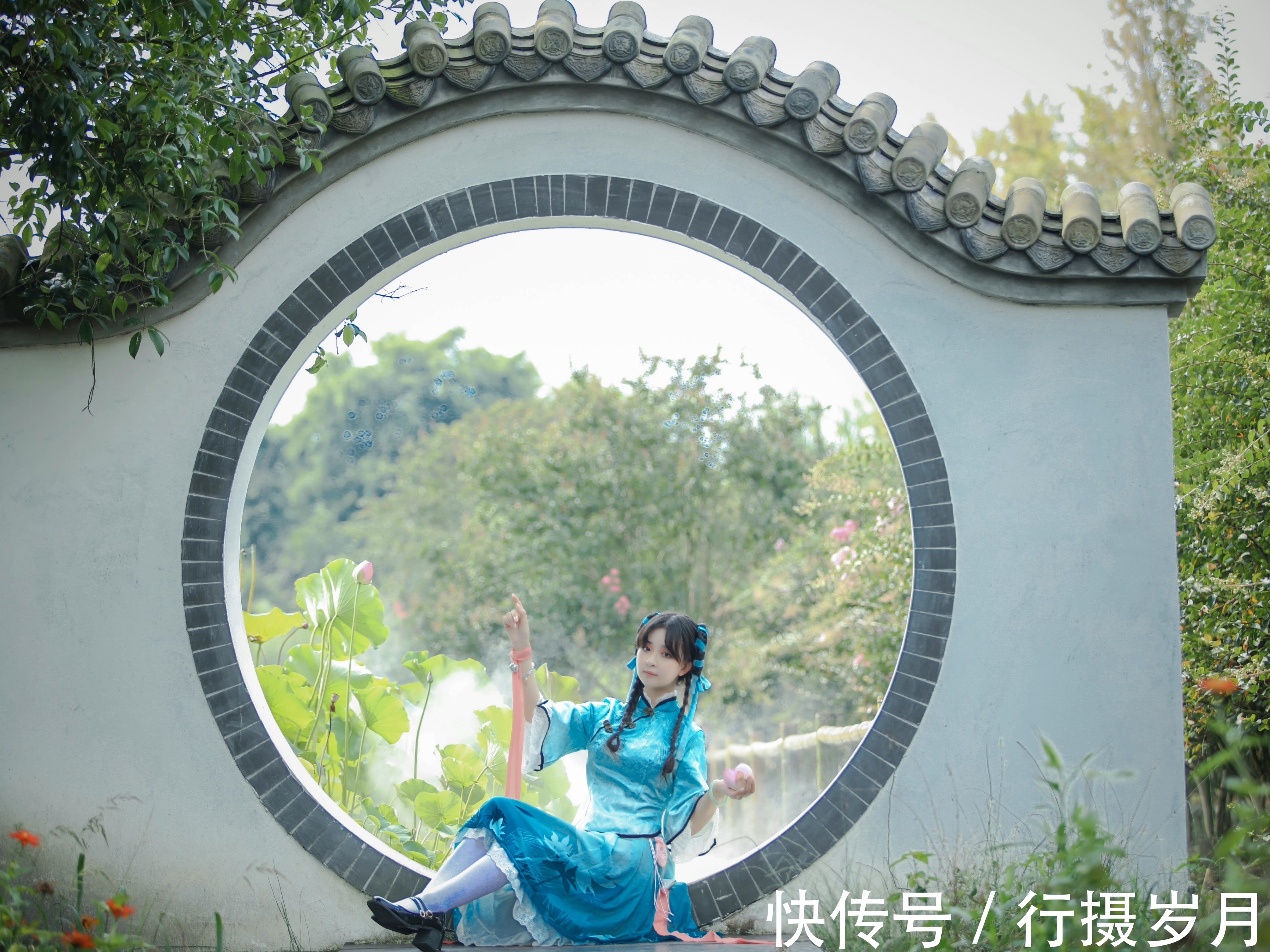 静好$我,就依着这片静好,翻阅着一本莲意楚楚的书