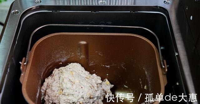 高纤|甜面包吃腻了,试试这款无油无糖的高纤面包吧!外脆内软越嚼越香